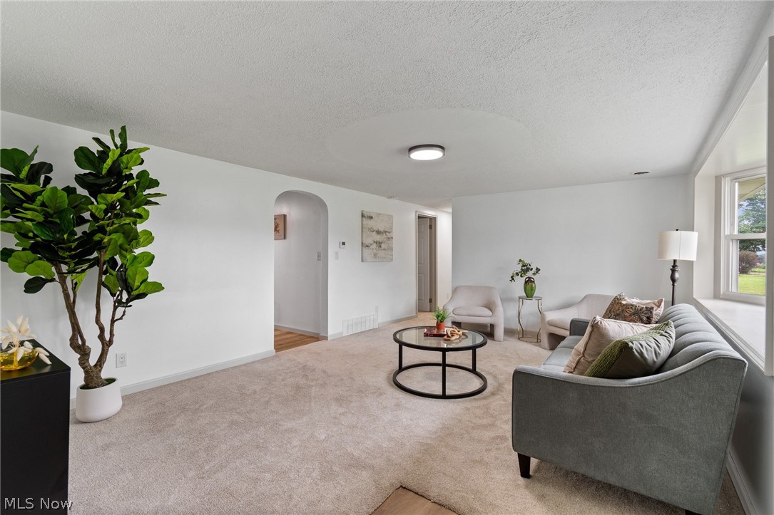 7660 Lakefield Street Louisville OH 44641