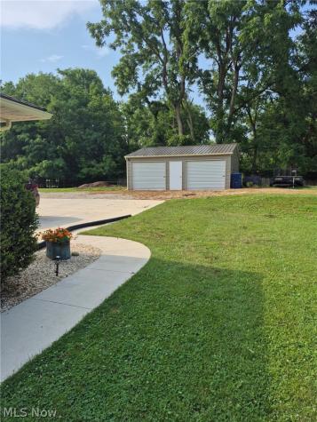 391 S Munroe Road Tallmadge OH 44278