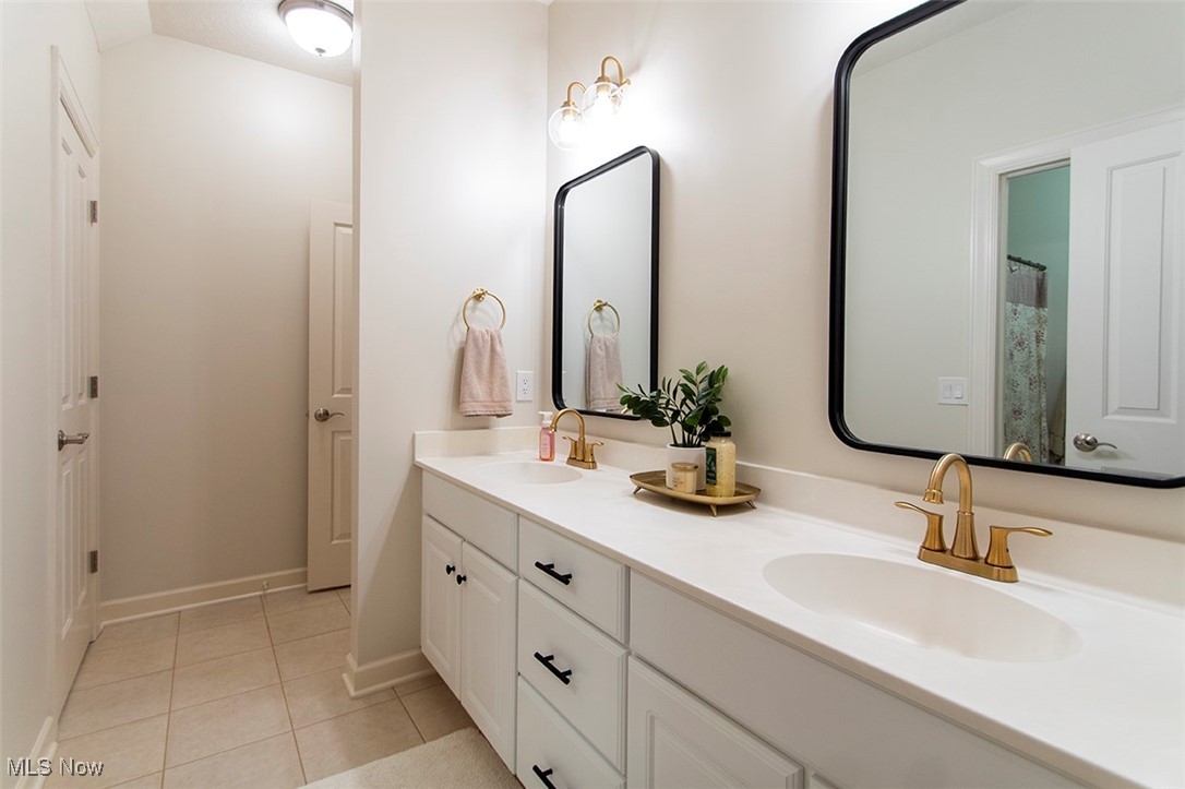 2316 Hickorycreek Drive Medina OH 44256