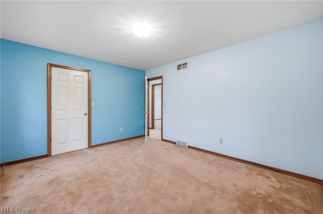 1178 Logan Woods Drive Hubbard OH 44425