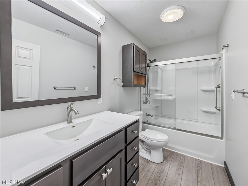 1178 Logan Woods Drive Hubbard OH 44425