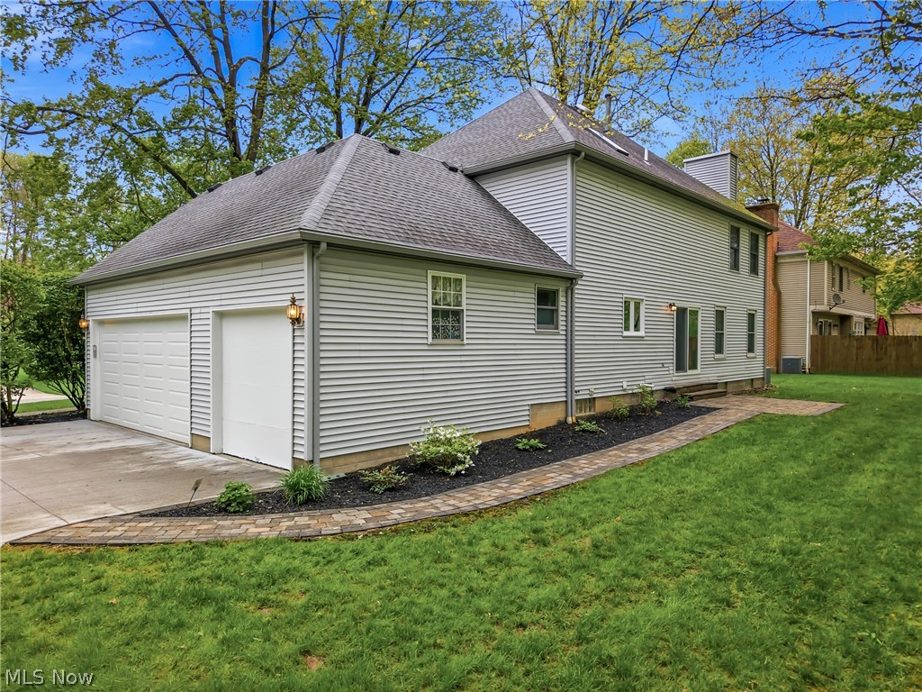 1178 Logan Woods Drive Hubbard OH 44425