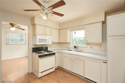 421 Malacca Street Akron OH 44305