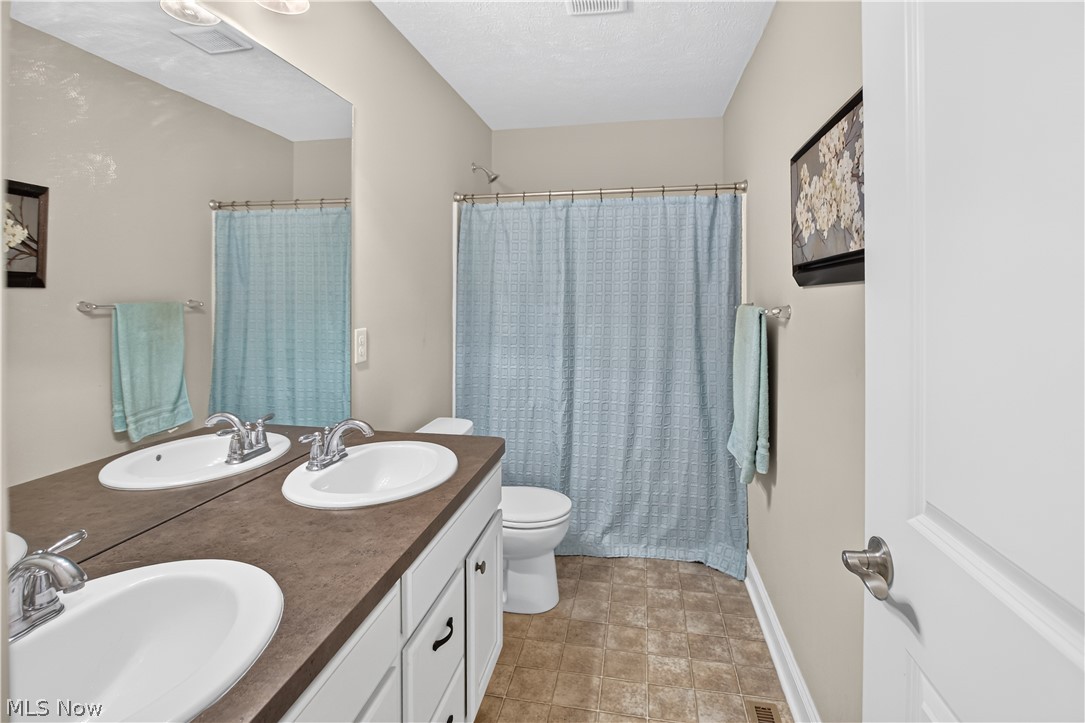 20296 Ennis Drive Strongsville OH 44149