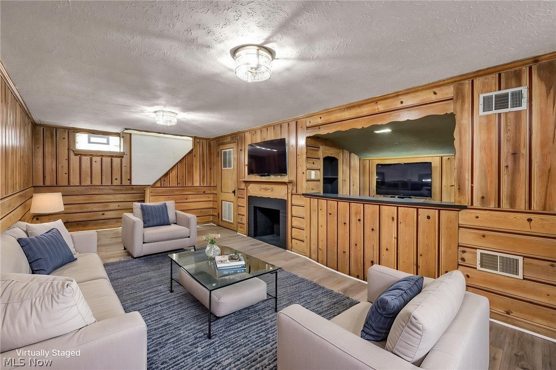 862 Keystone Drive Cleveland Heights OH 44121