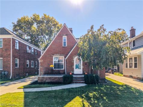 2205 Brookview Boulevard Parma OH 44134
