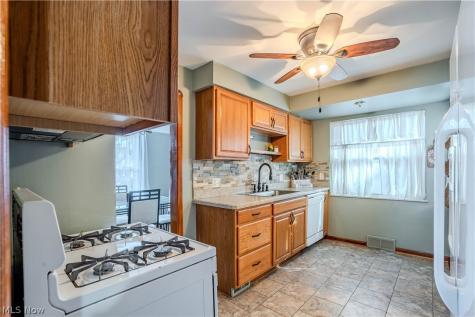 2205 Brookview Boulevard Parma OH 44134