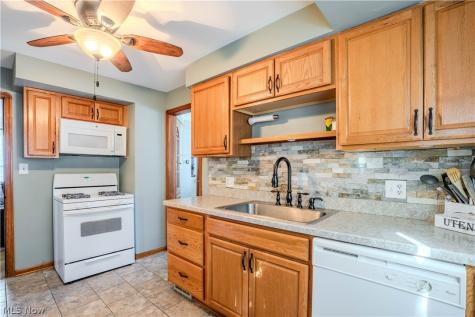 2205 Brookview Boulevard Parma OH 44134