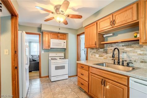 2205 Brookview Boulevard Parma OH 44134