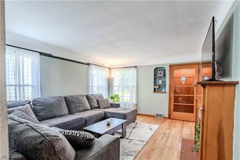 2205 Brookview Boulevard Parma OH 44134