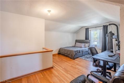 2205 Brookview Boulevard Parma OH 44134