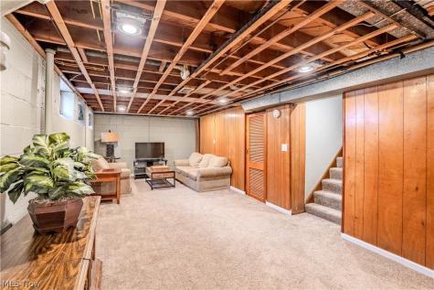 2205 Brookview Boulevard Parma OH 44134