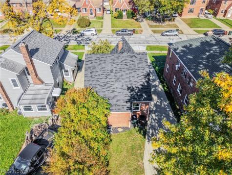 2205 Brookview Boulevard Parma OH 44134