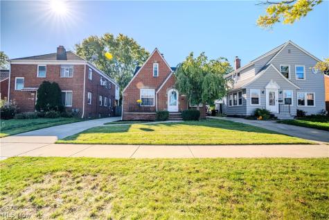 2205 Brookview Boulevard Parma OH 44134