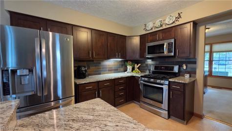 19694 Summer Place Drive Strongsville OH 44136
