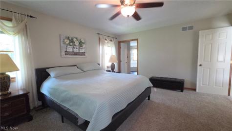 19694 Summer Place Drive Strongsville OH 44136