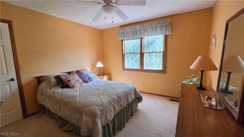 19694 Summer Place Drive Strongsville OH 44136