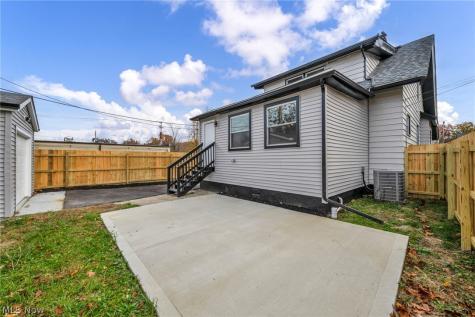 828 Nela View Road Cleveland Heights OH 44112