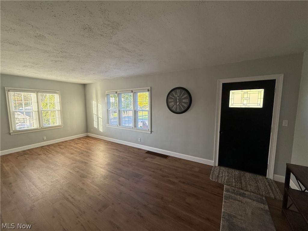 795 Concord Place Coshocton OH 43812