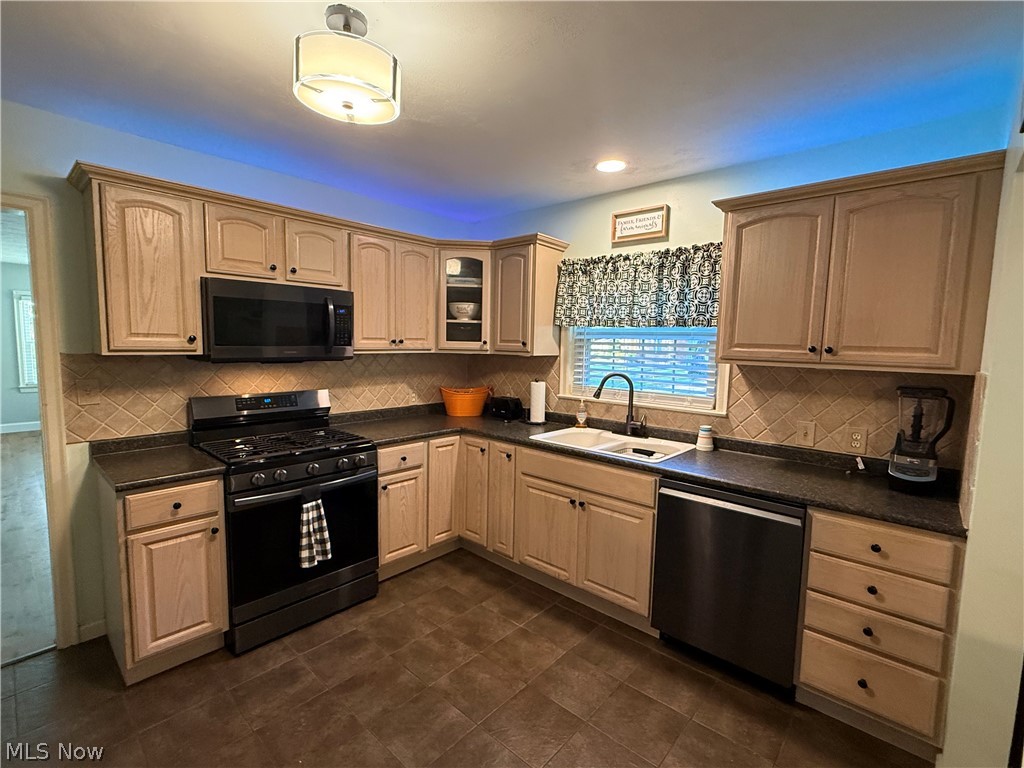 795 Concord Place Coshocton OH 43812