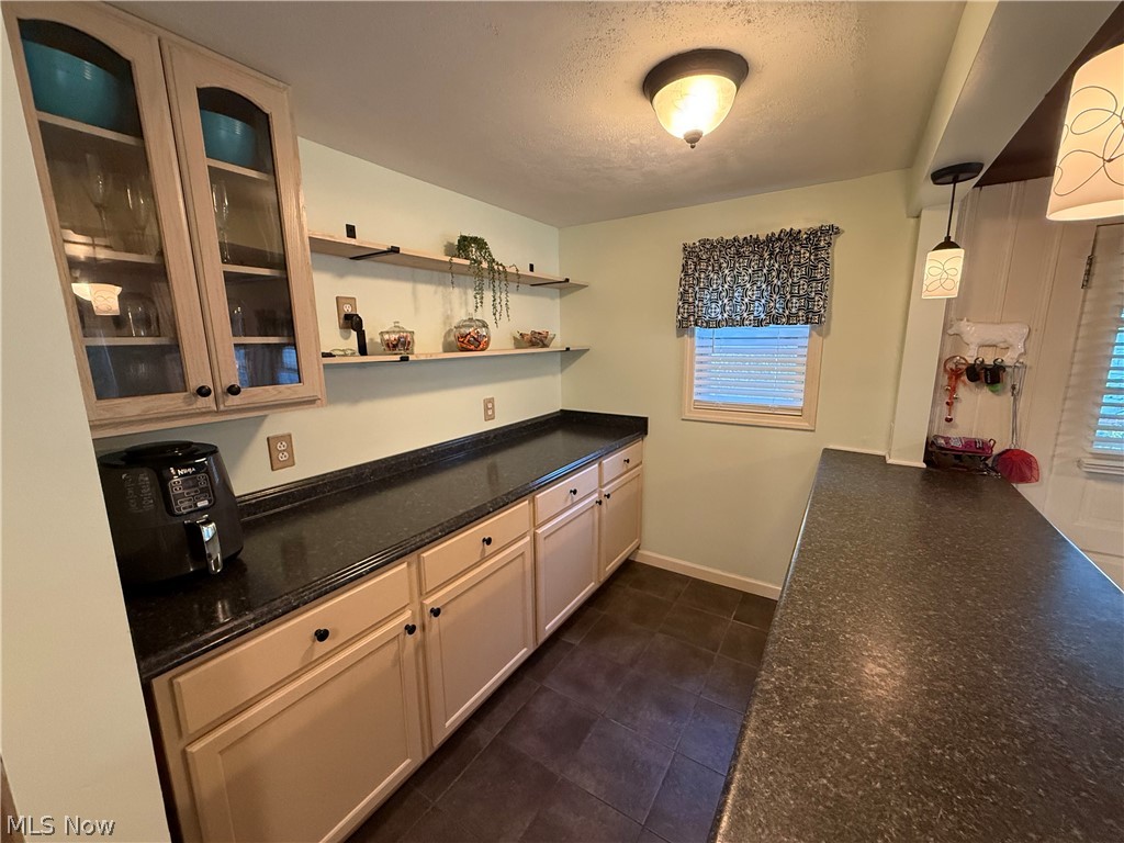 795 Concord Place Coshocton OH 43812