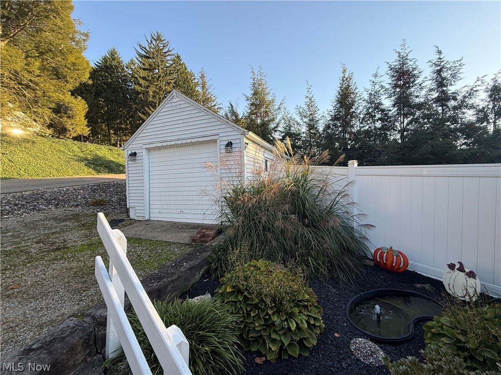 795 Concord Place Coshocton OH 43812