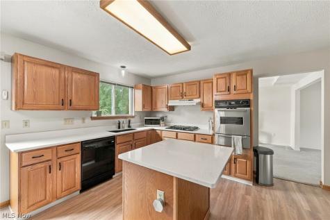 2826 Aaron Drive Medina OH 44256