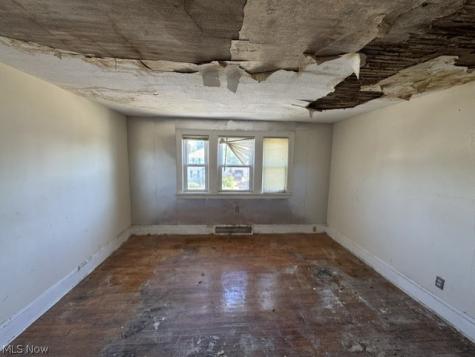 19205 Arrowhead Avenue Cleveland OH 44119
