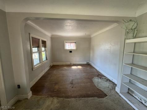 19205 Arrowhead Avenue Cleveland OH 44119