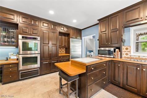 10416 Lake Avenue Cleveland OH 44102