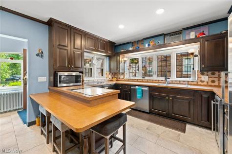 10416 Lake Avenue Cleveland OH 44102
