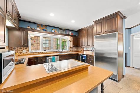 10416 Lake Avenue Cleveland OH 44102