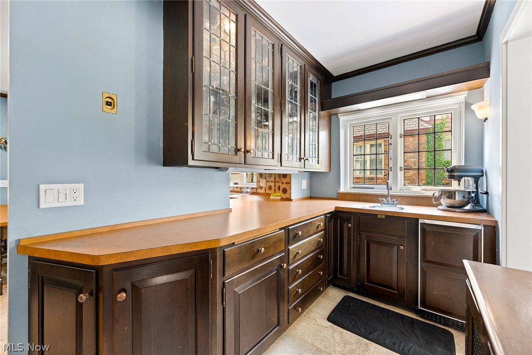 10416 Lake Avenue Cleveland OH 44102