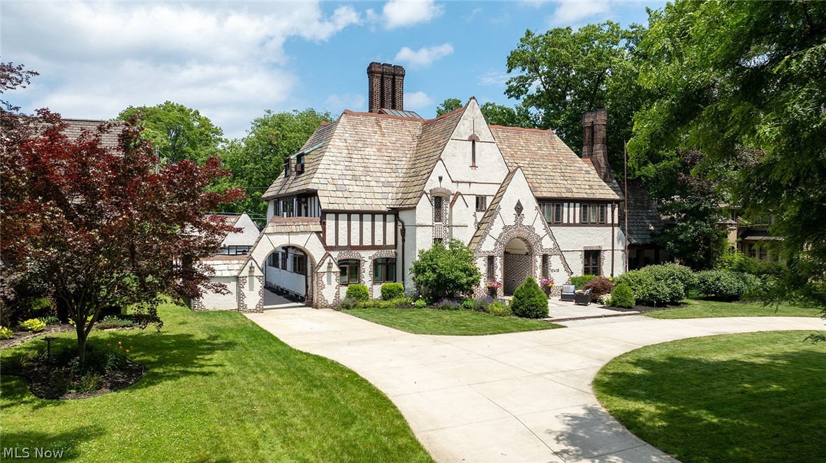 10416 Lake Avenue Cleveland OH 44102