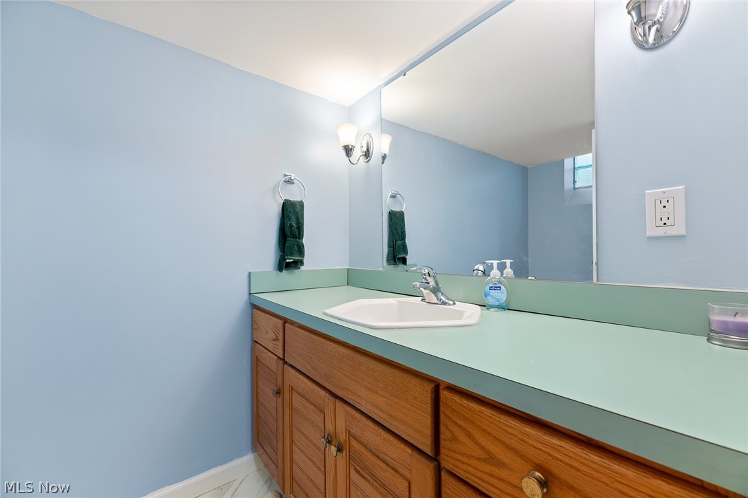 10416 Lake Avenue Cleveland OH 44102