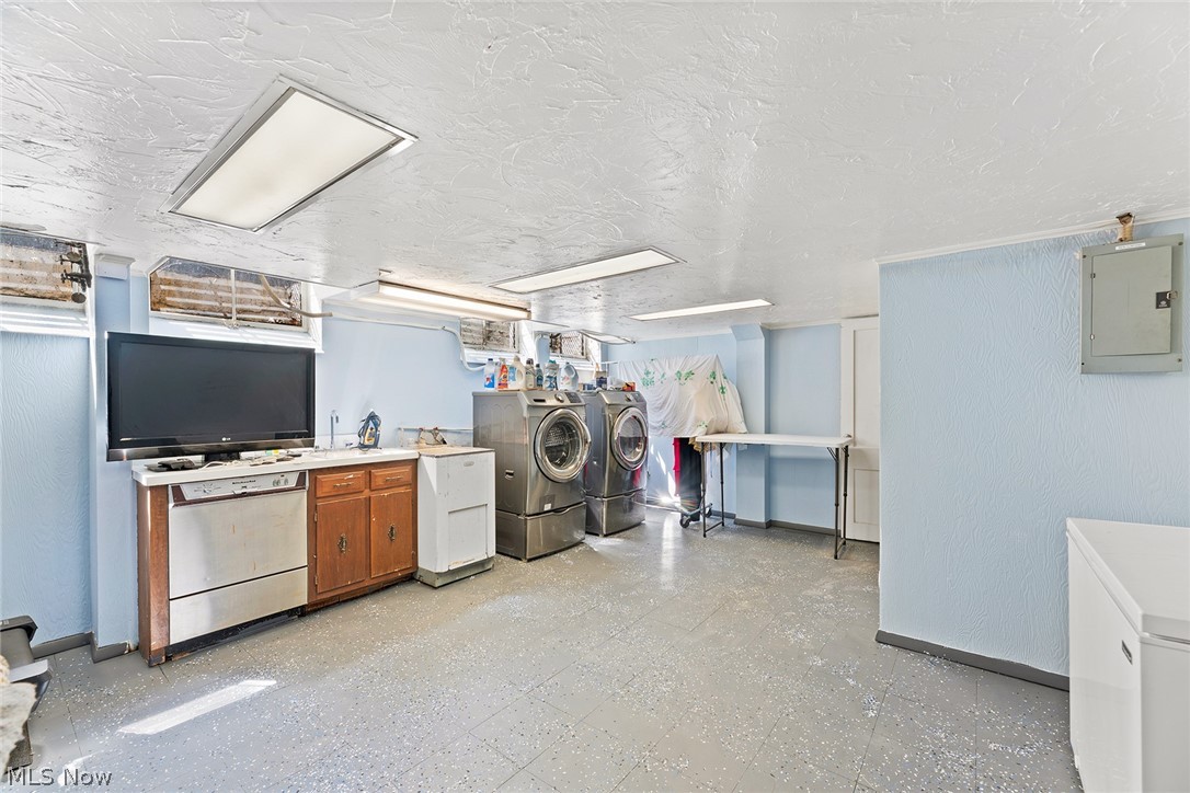 10416 Lake Avenue Cleveland OH 44102