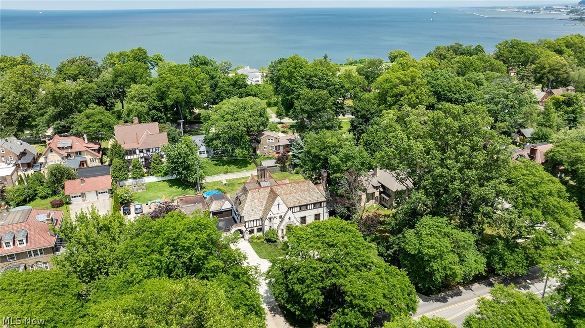 10416 Lake Avenue Cleveland OH 44102