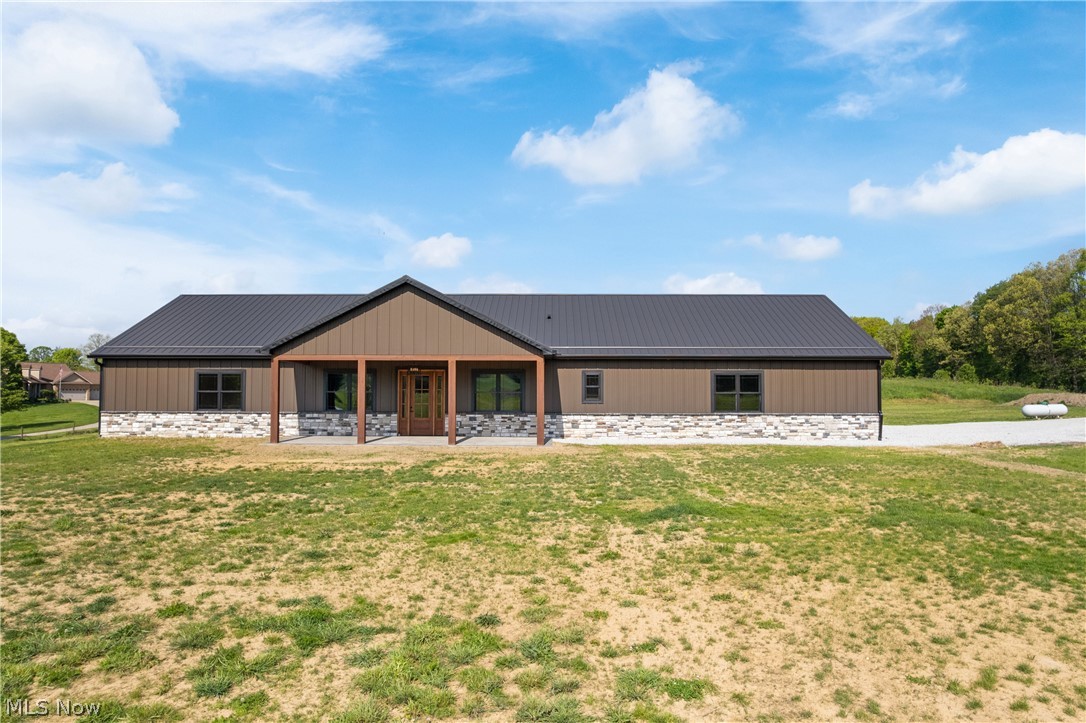 2085 Belfort Avenue Louisville OH 44641