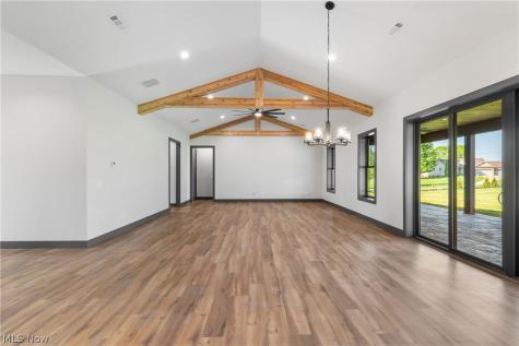 2085 Belfort Avenue Louisville OH 44641
