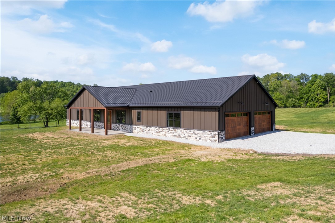 2085 Belfort Avenue Louisville OH 44641