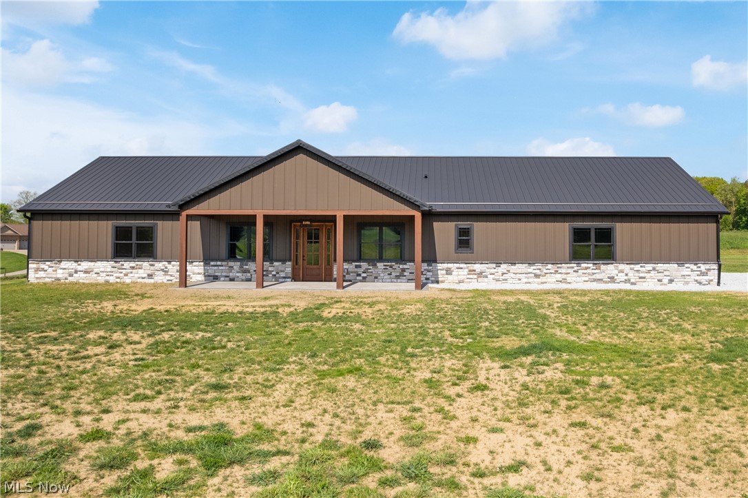 2085 Belfort Avenue Louisville OH 44641