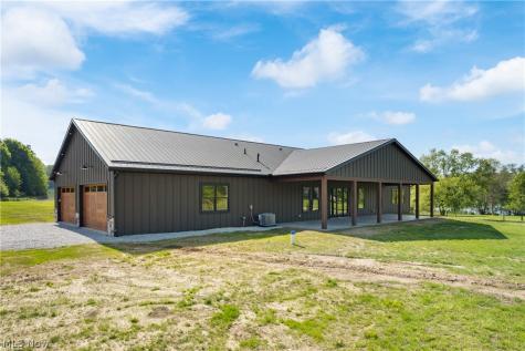 2085 Belfort Avenue Louisville OH 44641