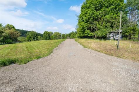 2085 Belfort Avenue Louisville OH 44641