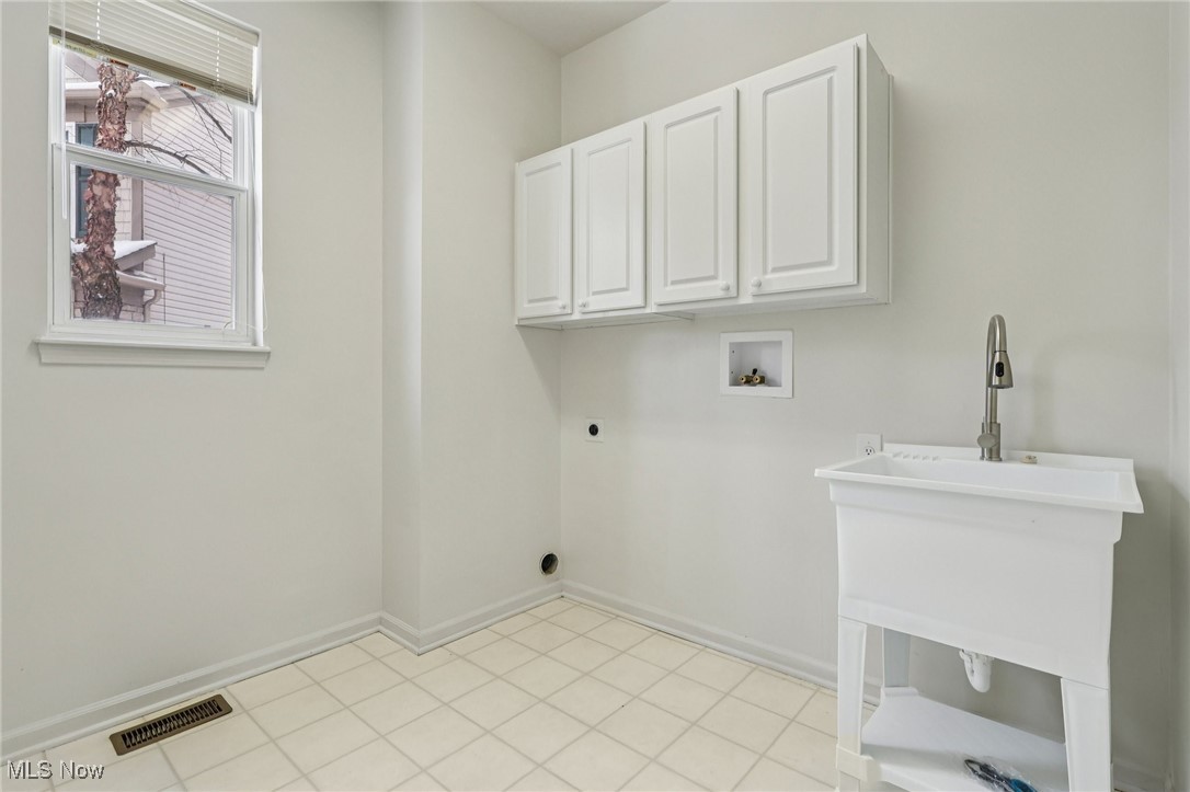 8683 Pine Creek Lane Northfield OH 44067