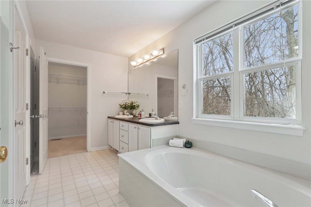 8683 Pine Creek Lane Northfield OH 44067