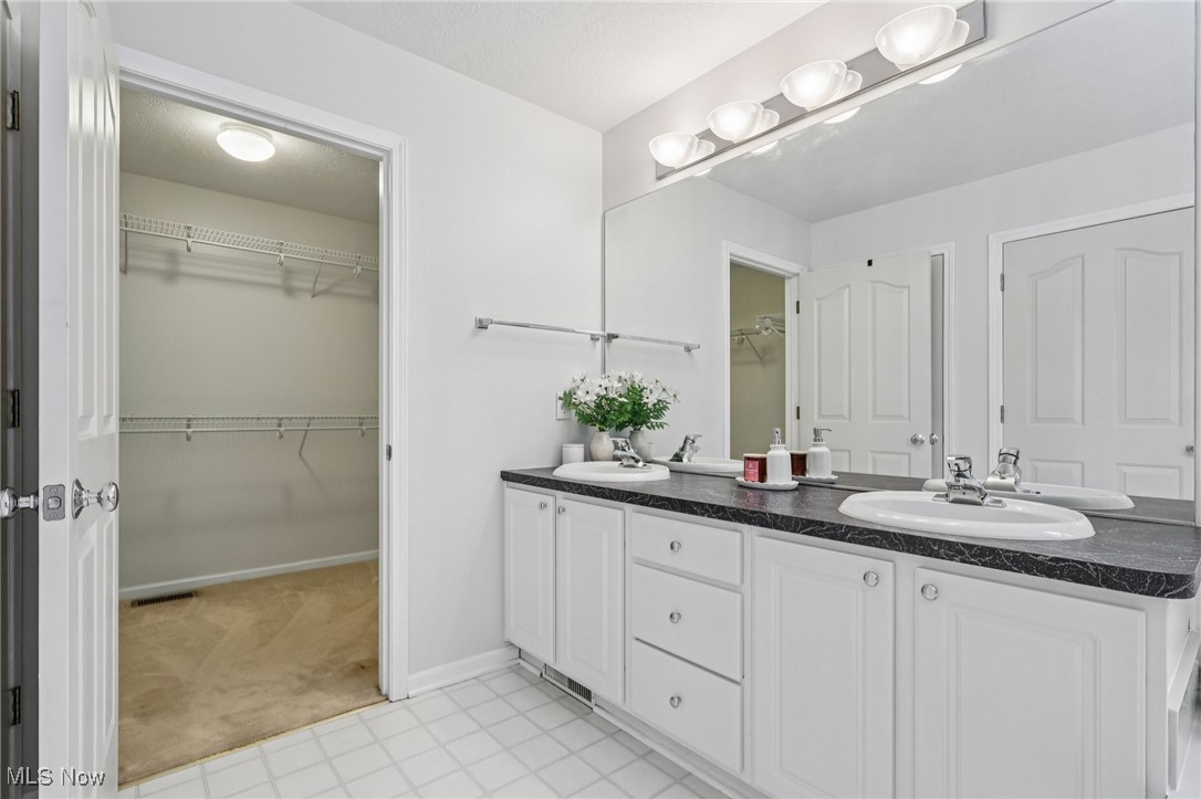 8683 Pine Creek Lane Northfield OH 44067