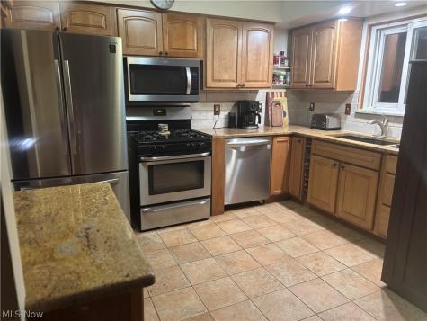 19202 Davinwood Drive Cleveland OH 44135