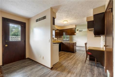 5411 Clay Street Louisville OH 44641