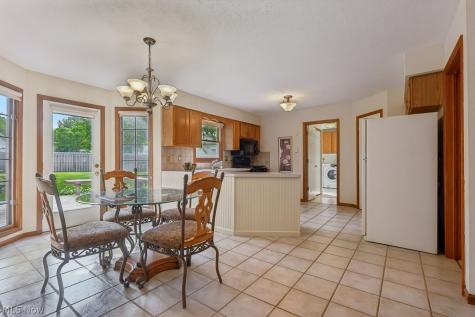 9691 River Oaks Drive North Royalton OH 44133