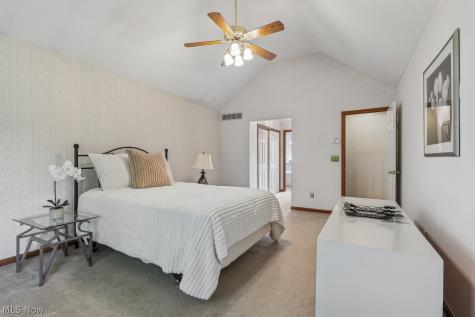 9691 River Oaks Drive North Royalton OH 44133